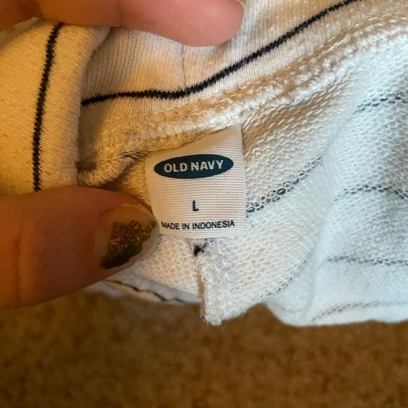 Old Navy White and Navy Striped Women’s Large Comfy Drawstring Shorts - Picture 3 of 3